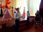 Анатолий Локоть и Алексей Манохин поздравили калининских школьников с Последним звонком